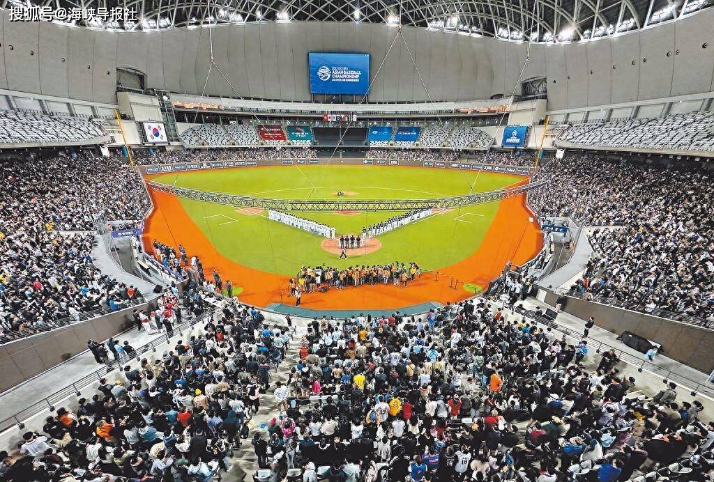 台北大巨蛋迎来首场赛事,侯友宜酸柯文哲一拖8年,赞蒋万安有魄力_球迷