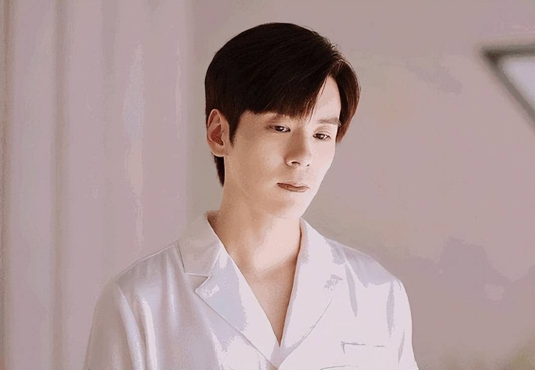 公开自己被绿,离婚后勇闯娱乐圈,魏哲鸣要迎来事业炸裂之年!