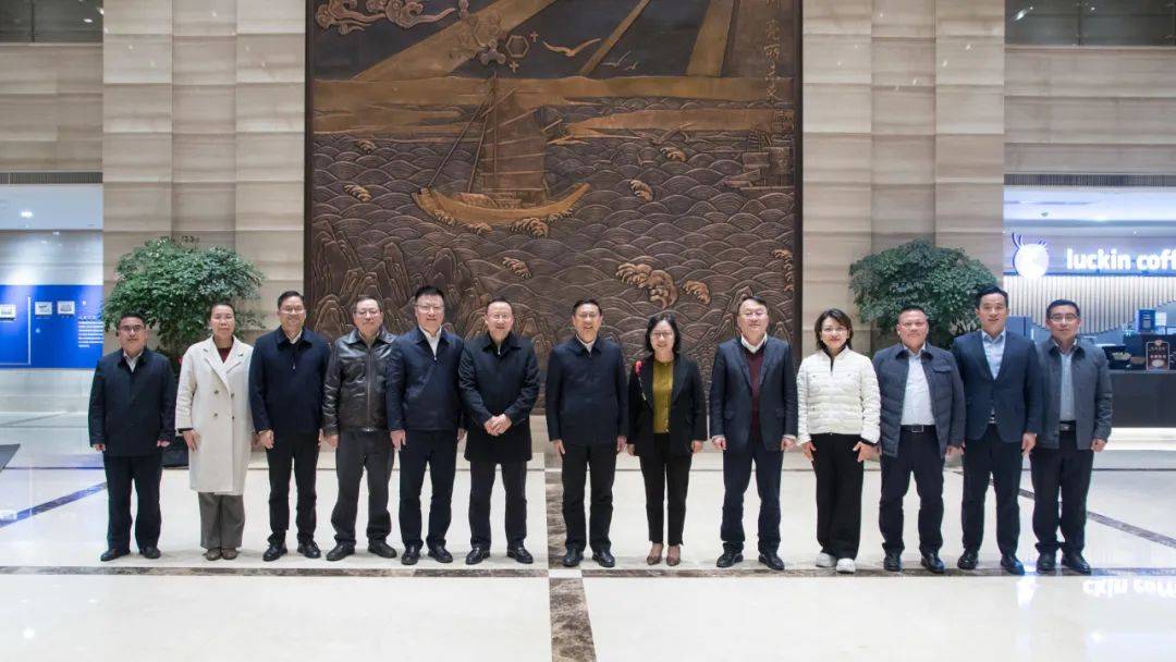 广西贺州市委书记李杰云到海亮集团考察_合作_明康汇_基础教育