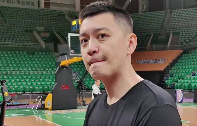 杨鸣妻子小三怒怼细节被曝!38岁名帅重大决定!