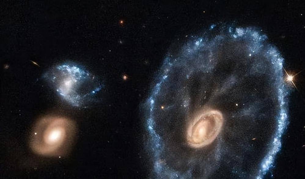 人类肉眼可见的四个河外星系,最远的距离地球约300万光年!