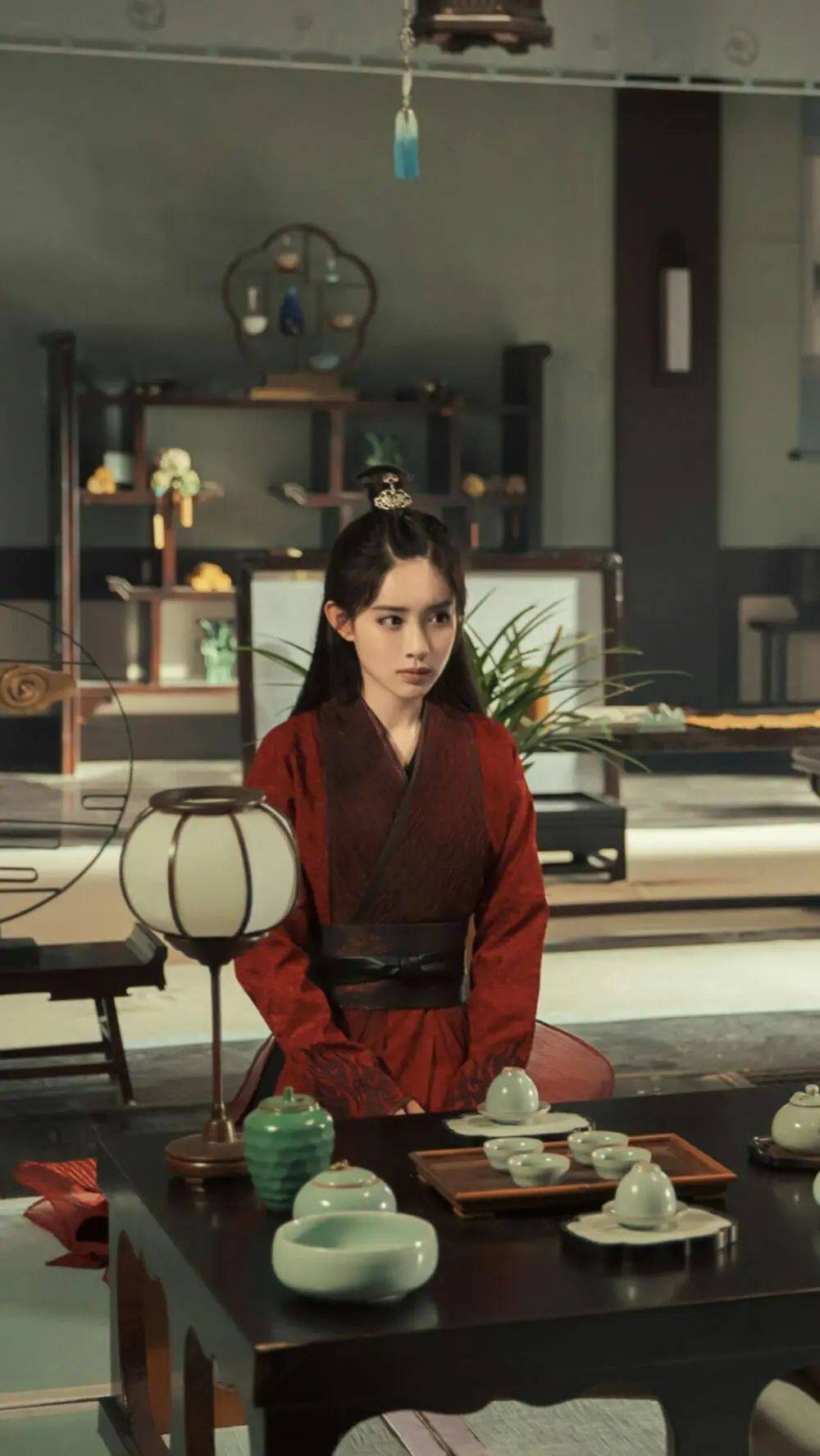 她在拍摄电视剧《陈情令》时,为了更好地诠释角色,进行了长时间的武术