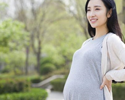 过了前三个月后,孕妈会慢慢发现自己出现了腰酸背痛的情况,是一种说