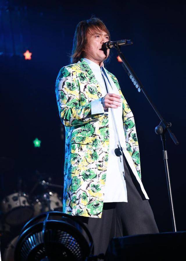 伍佰演唱会因座位安排不合理引发观众不满,观众高喊要求退票!