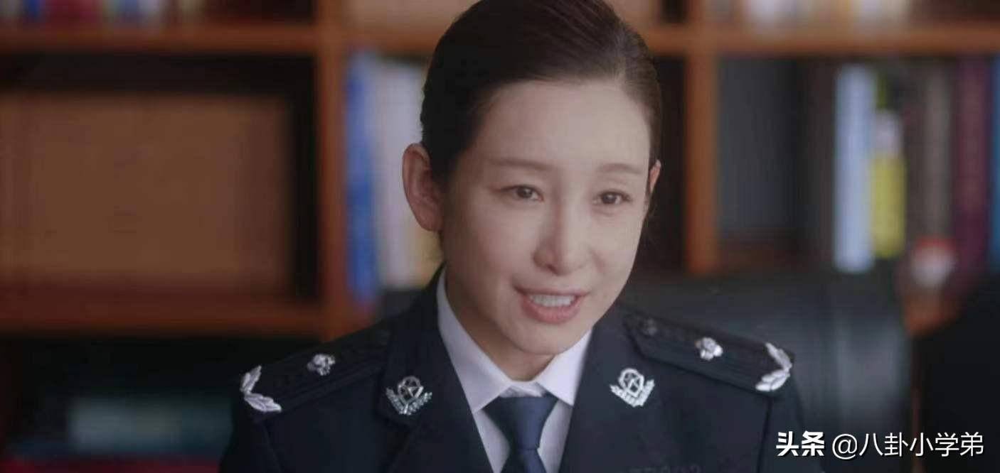 同样穿"警服",把刘涛吴越和baby等女星放在一起,差别就出来了_形象