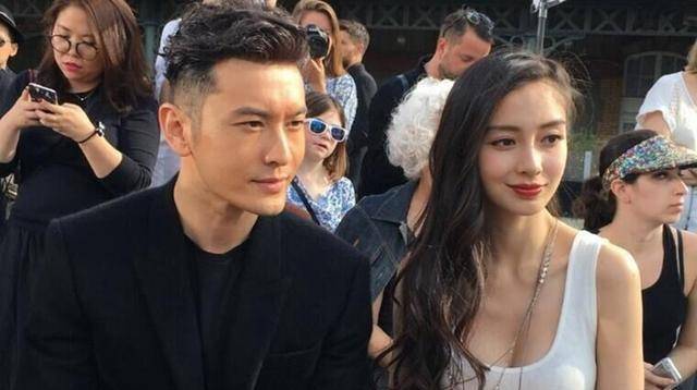 打扮随意素颜被拍,亲力亲为获称赞_海绵_黄晓明_妈妈