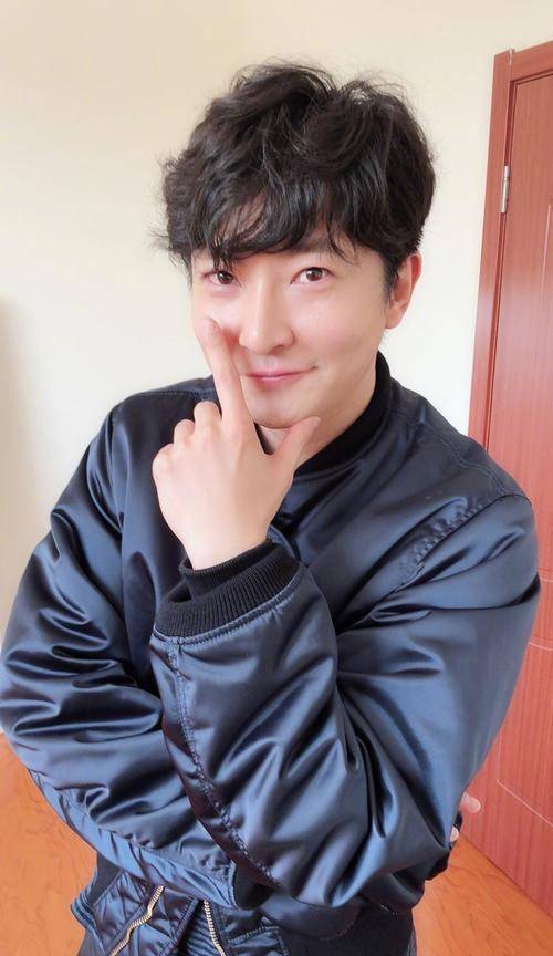 "大器晚成"郭京飞:与鲍莉闪婚,曾遭岳父母嫌弃,如今苦尽甘来_陆毅