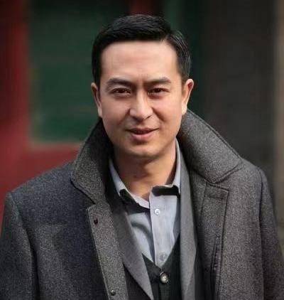 张嘉译前妻点评其是凤凰男,没想到,分手后张嘉译事业越来越好_杜珺