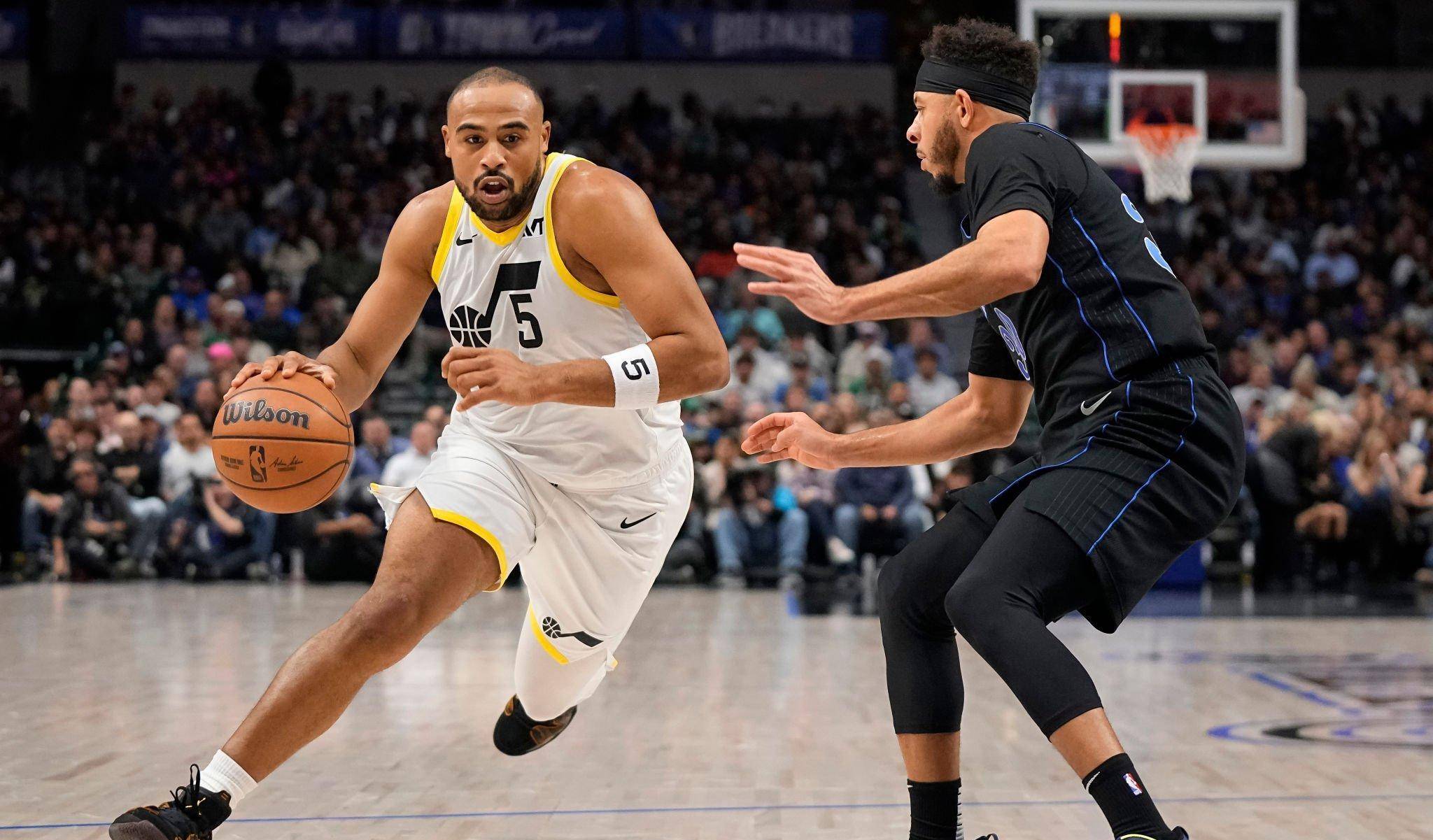 东契奇狂轰40 10 11三节打卡,欧文26分,湖人旧将11分_爵士队_独行侠