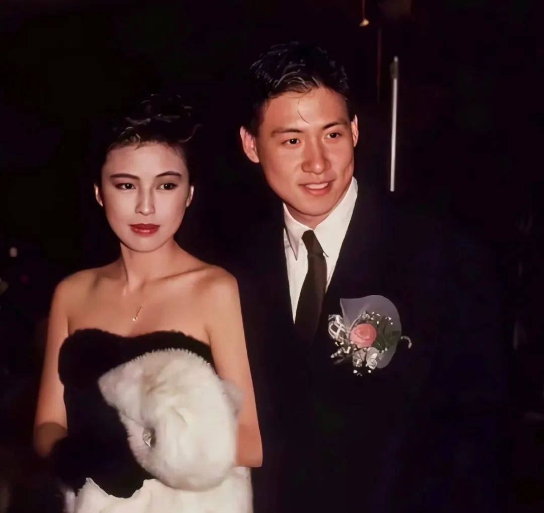 还记得张学友的两个女儿吗?亲姐妹差别好大?_Zoe_香港_父亲