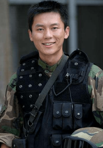 44岁的李晨,已经陷入进退两难的地步_表演_电视剧_因为