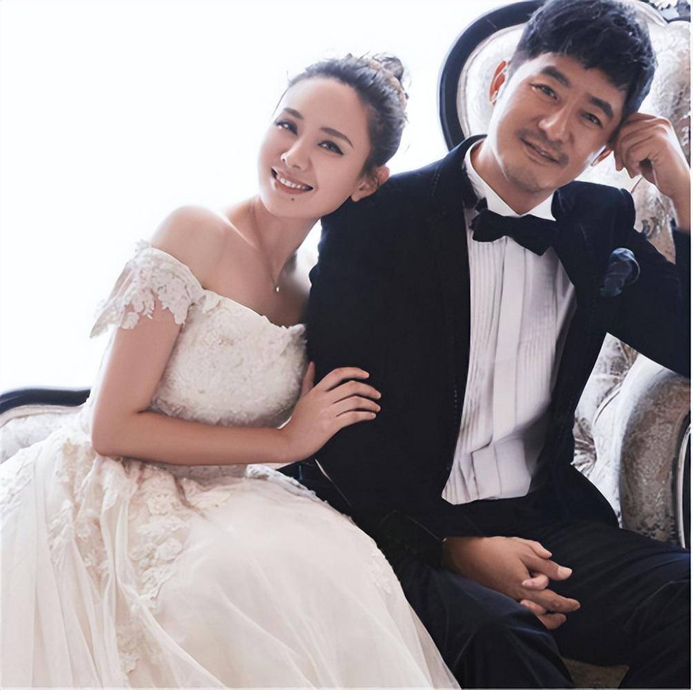 16年后,再看程莉莎的"卑微"婚姻,才明白她为何执意嫁郭晓东?