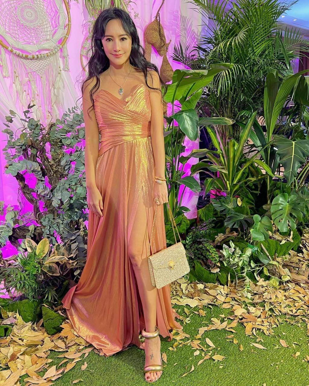 名媛关颖出席林子祥儿子婚礼!