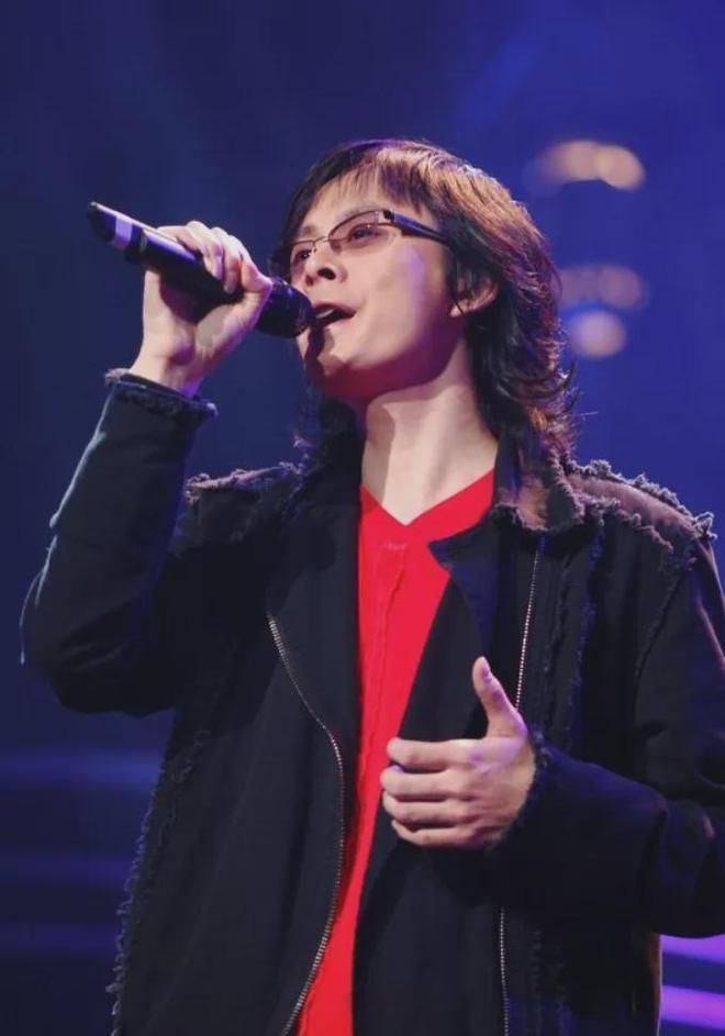 45岁歌手唐磊实锤五月天假唱:确存在对口型行为,很容易听得出来_表演