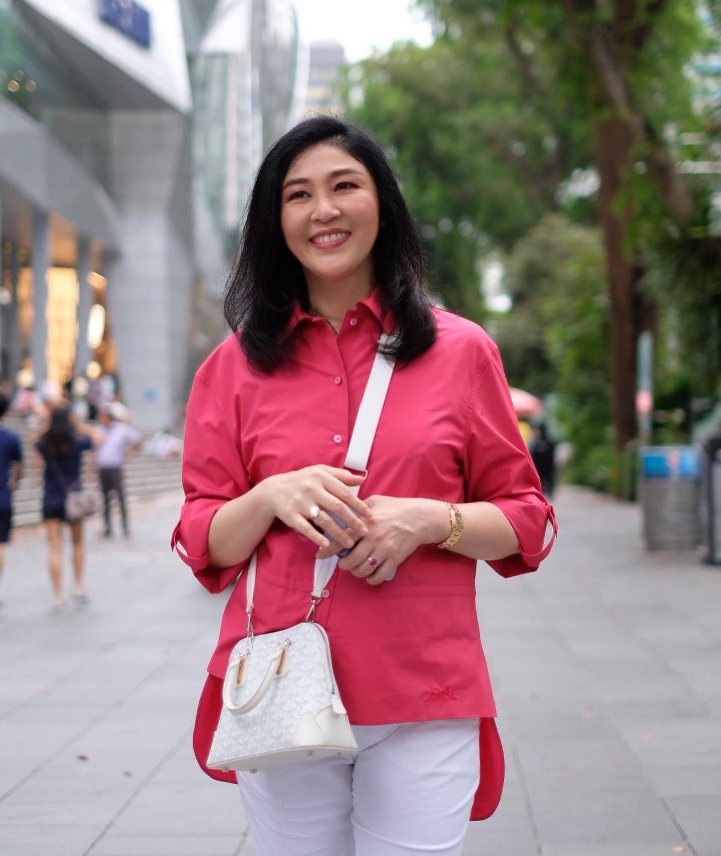 55岁的英拉变得更软了!