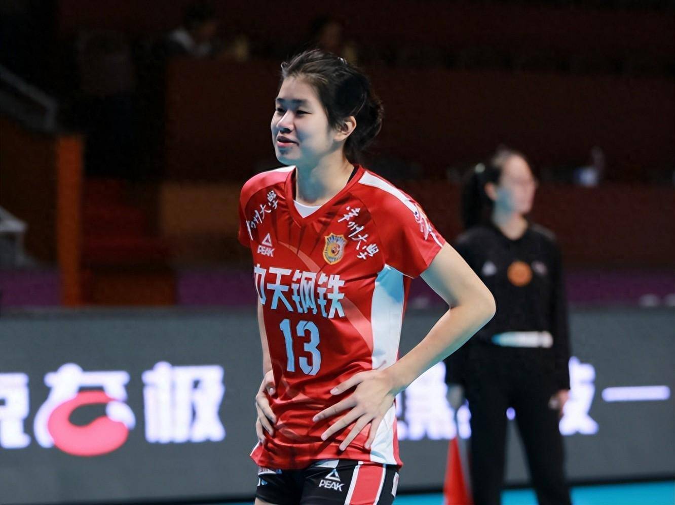 女排又一18岁新星崛起:颜妮接班人已是世界冠军_杨佳_万梓玥_江苏女排