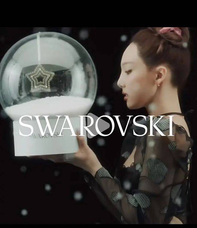 最近,林娜琏出现在一则广告大片中,尽管经过美颜滤镜