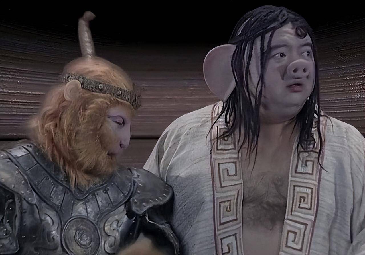 2005年,他首次在电视剧《宝莲灯》中饰演猪八戒,《穿越时空的爱恋》中