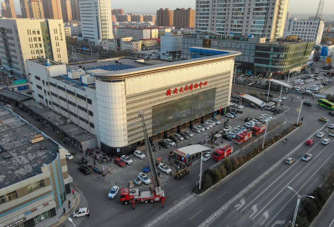 晋中消防在榆次区天元购物中心组织开展大型商业综合体实战演练_救援