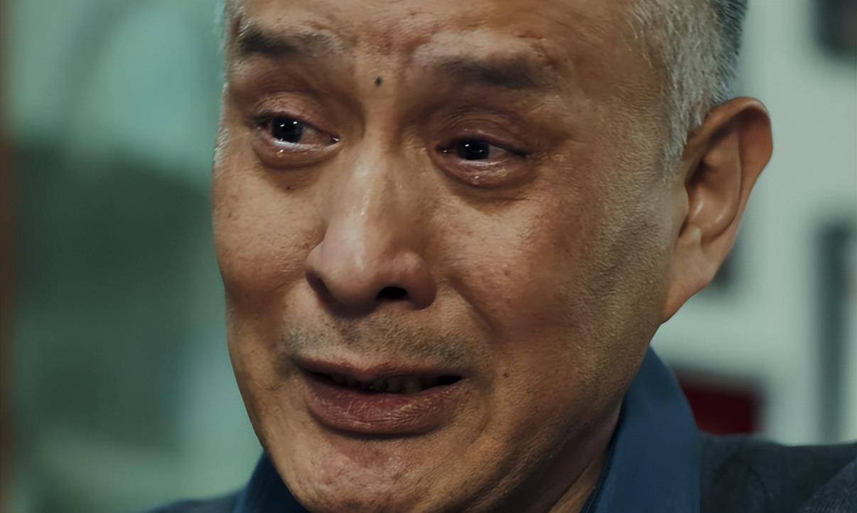 第三位,钱漪.这位老戏骨演变态实在是太像了.