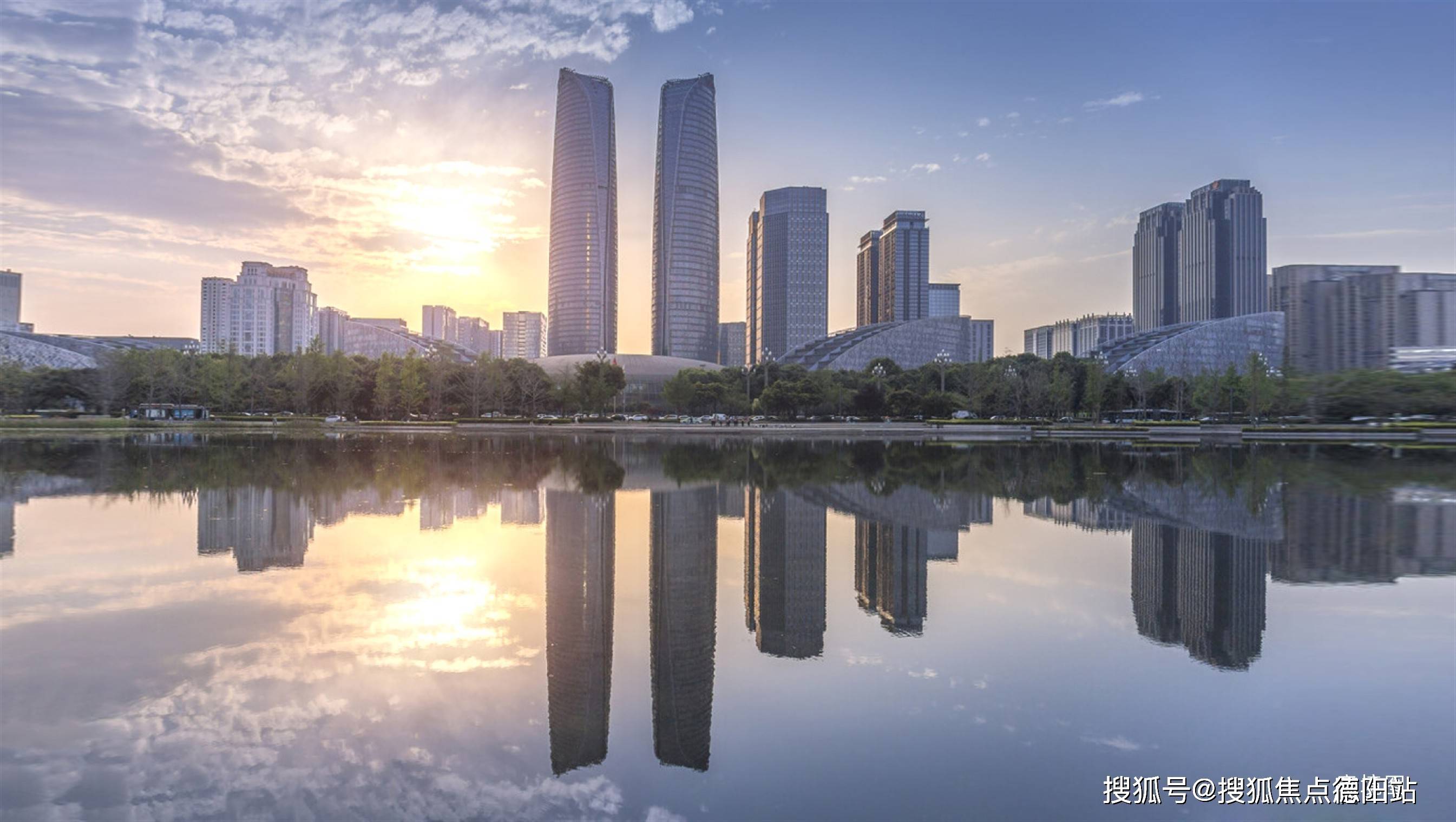 成都城投置地·鹭湾锦上映【售楼中心】-楼盘详情-成都房产首页网站