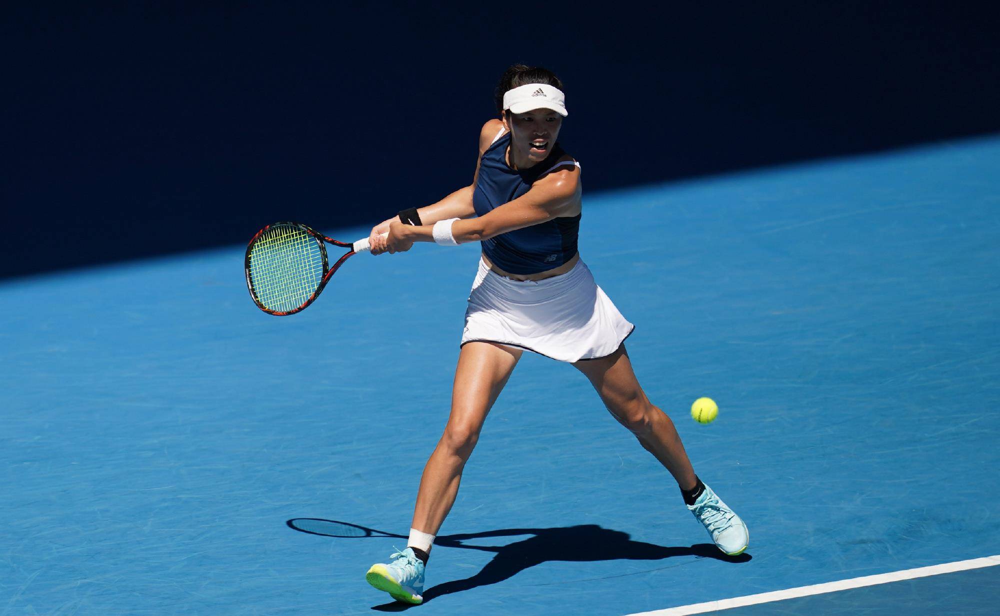 不过,因为自己痴迷网球,谢淑薇的父亲仍然梦想着把儿女培养成网球高手