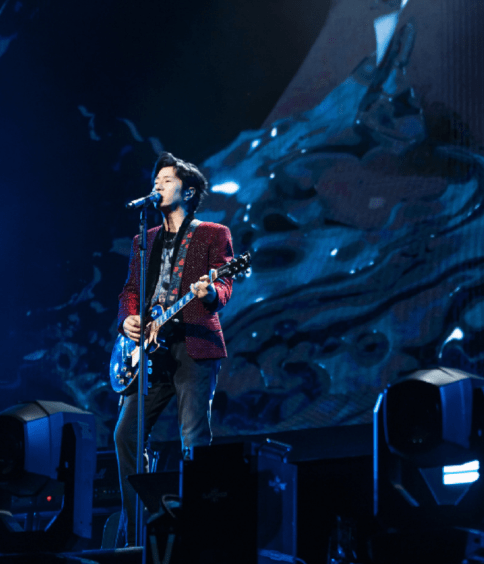 郑钧演唱会上表白妻子刘芸 用沙哑嗓子力证自己是真唱_五月天_网友