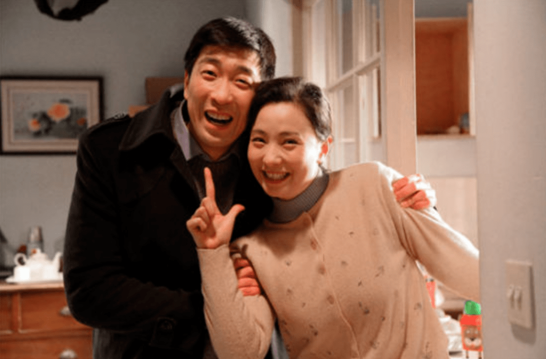 丈夫瞒着妻子给女主播打赏超万元:越看越凄凉_女士_直播_网络