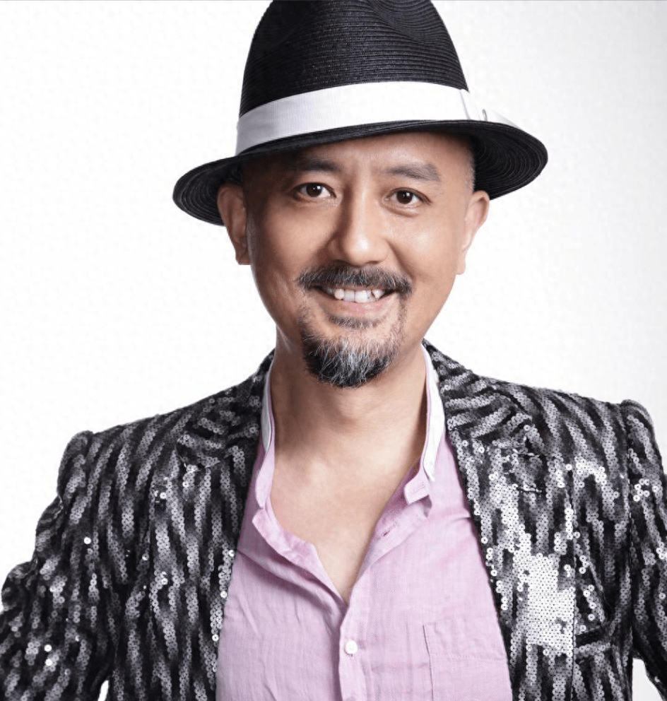 姚橹:娶大3岁金鸡影后艾丽娅,婚后生一女,今一家三口其乐融融_发展