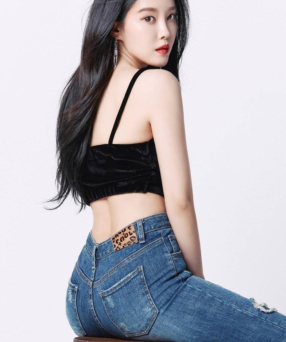 身材饱满韵味十足!34岁朴孝敏写真赏_小迪_时间_美貌