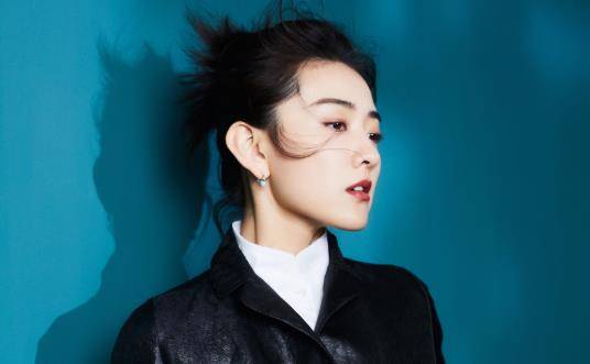 出道就给胡歌做配,恋情告终后热度蹿升,她如今半个月官宣三部剧_梁洁