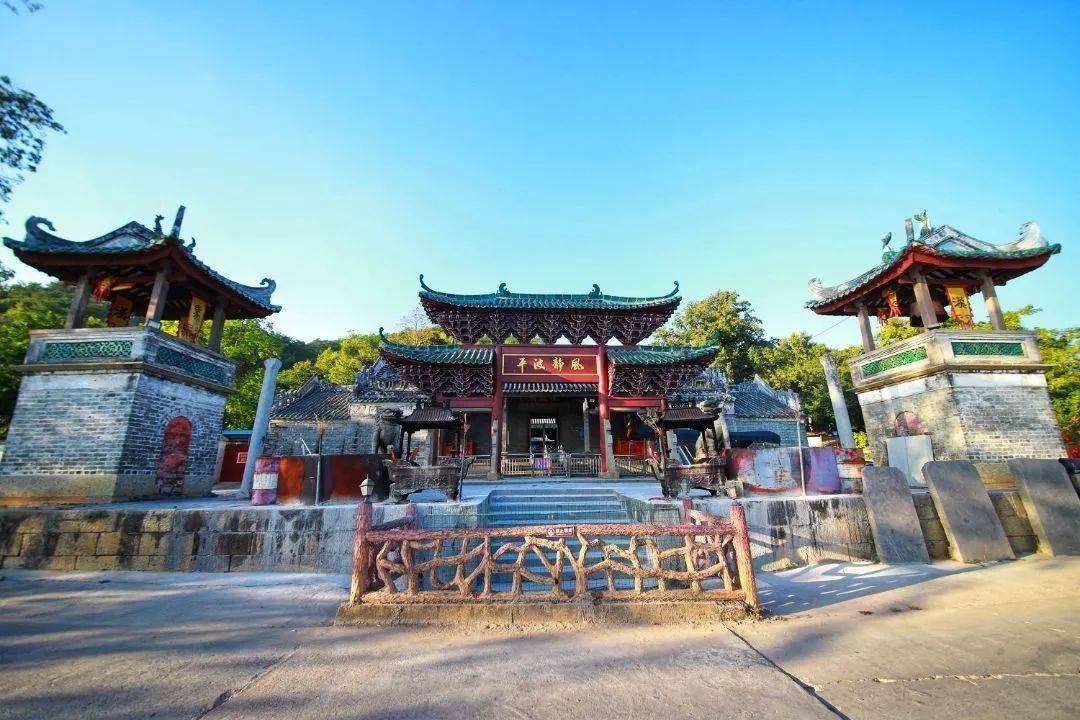 伏波庙位于云表镇郁江乌蛮滩北岸,始建于东汉建初三年,人们为纪念为