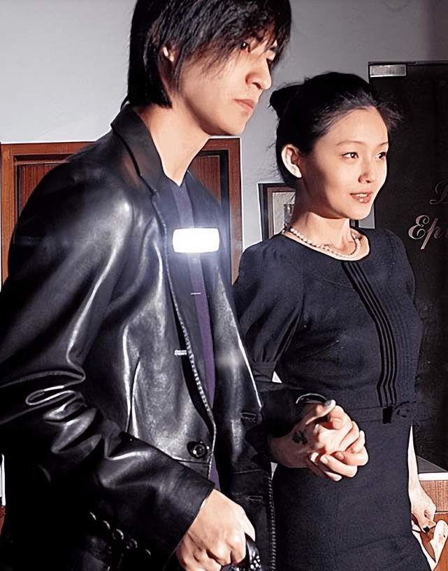 台最美"公交车"绿14名男友,如今45岁未婚无子_林韦君_蓝正龙_言承旭