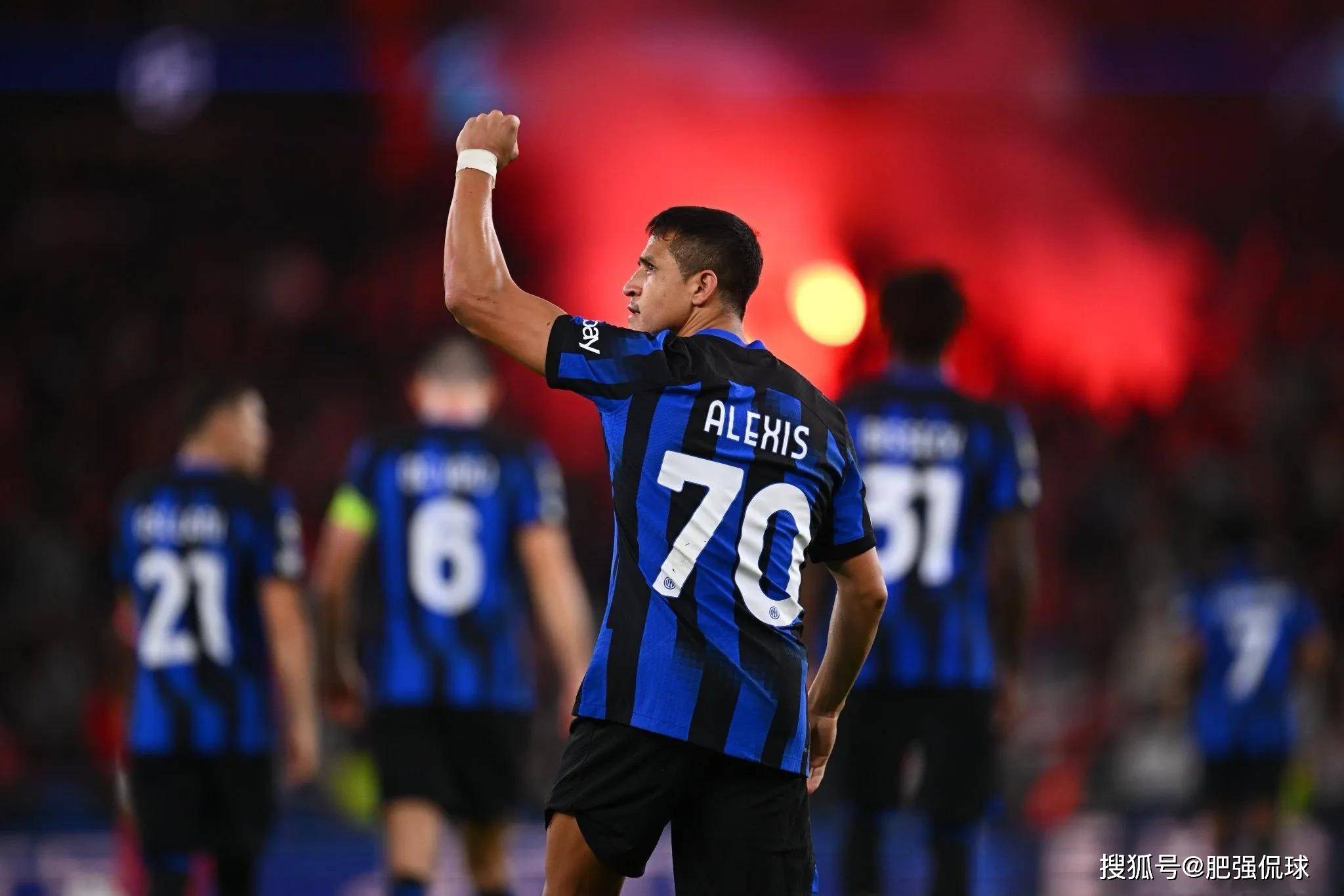 国米欧冠关键战轮换4人,三大原因解读!主教练成长,球队成熟!