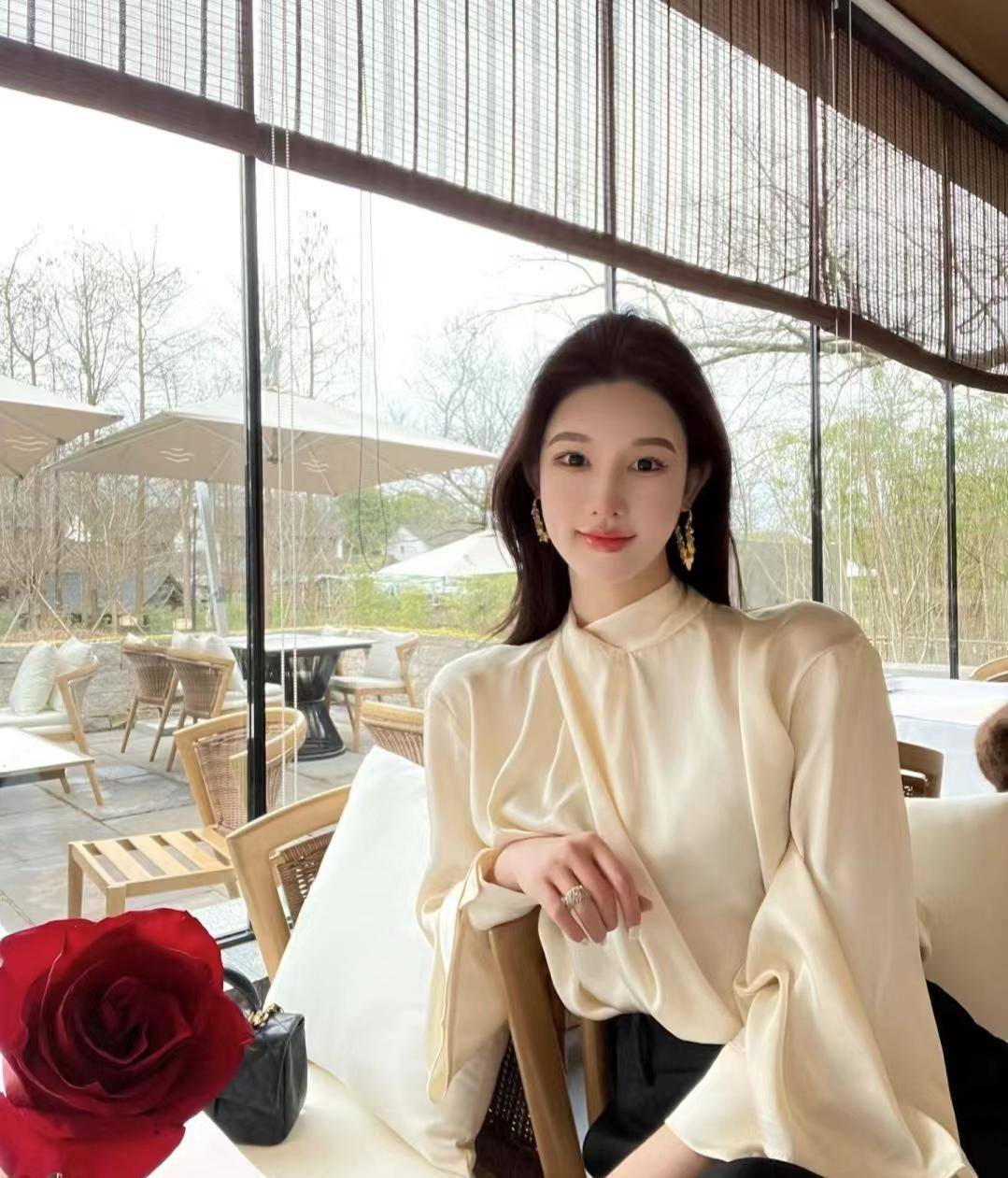 优雅入骨的女人:多穿这5种"富贵色",高级有内涵,减龄又端庄_颜色_女性