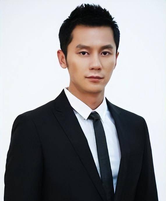 44岁的李晨,终于为自己的"不可一世"付出了代价_名人_媒体_八卦