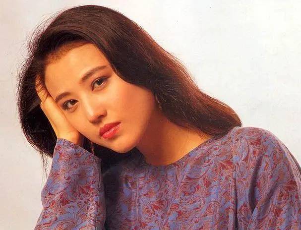 《触目惊心》:这部电影由梁小熊执导,黄百鸣编剧,周海媚和任达华联合