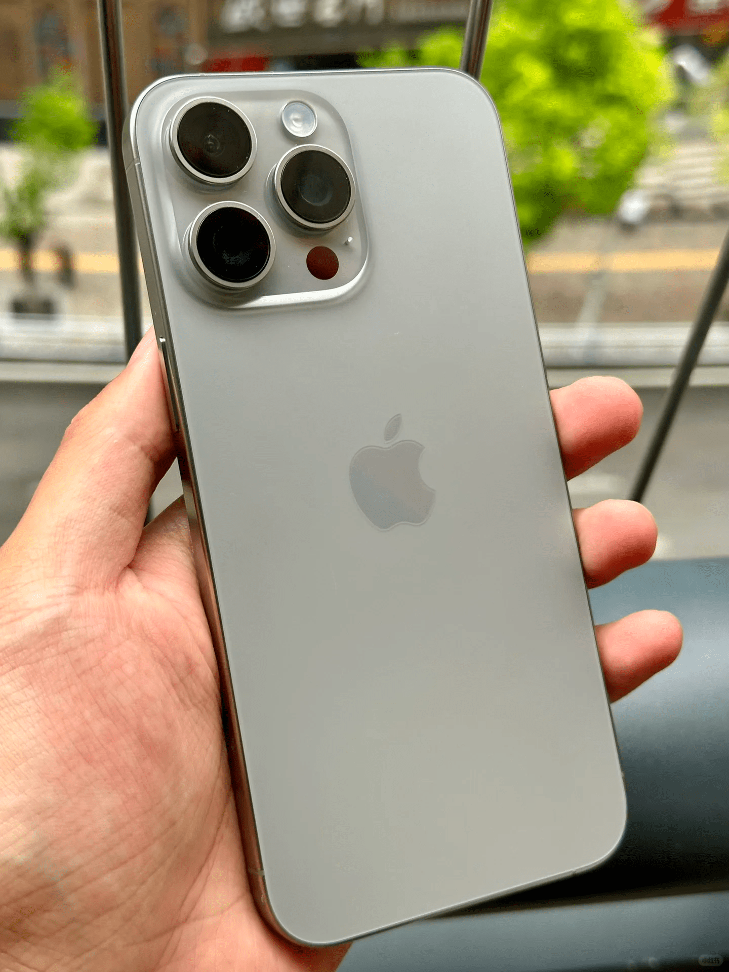 全系改用usb-c接口,全系升级为4800万像素主摄,iphone 15 pro和iphone