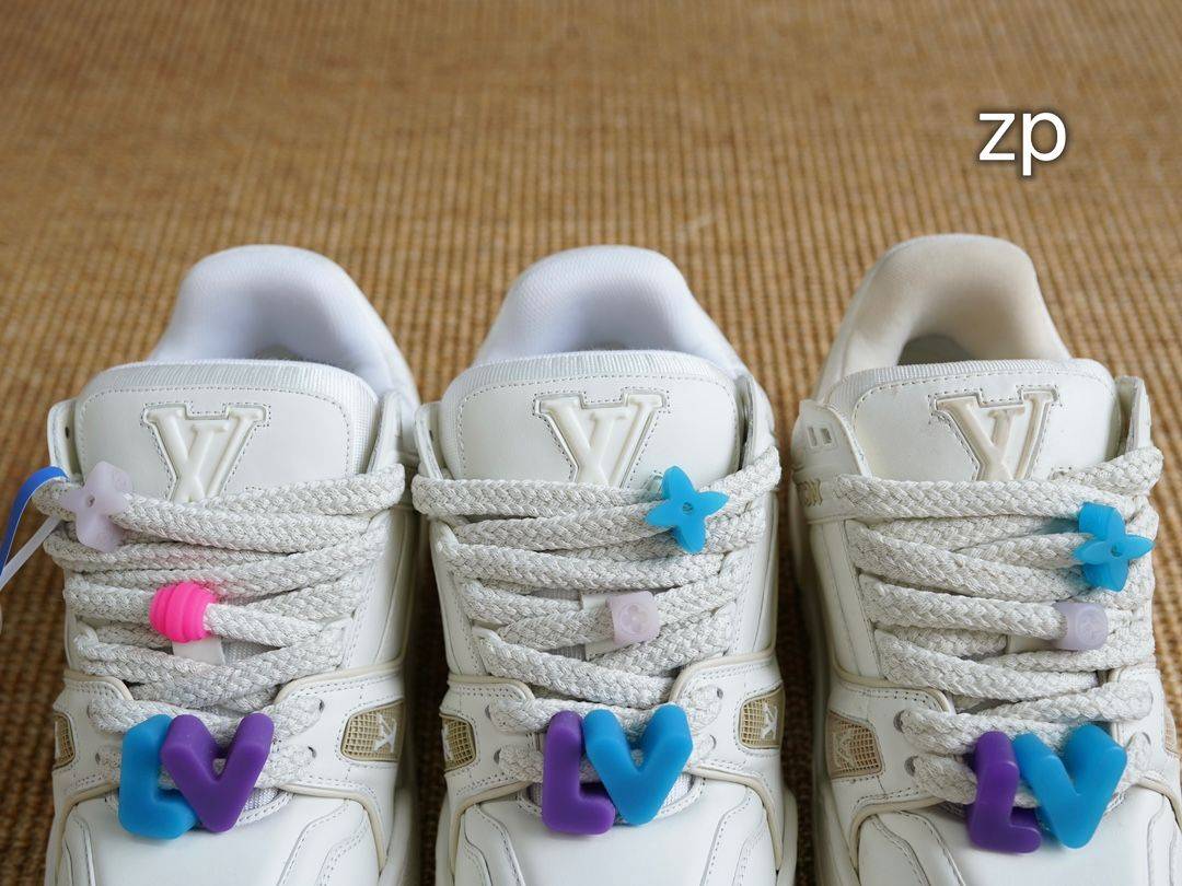 lv trainer真假对比_细节_颜色_鞋子