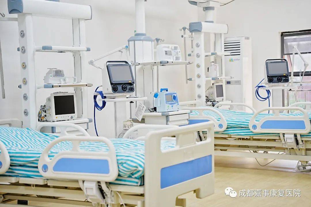 医者仁心砥砺前行 患者锦旗尽显真情_病人_重症_一面