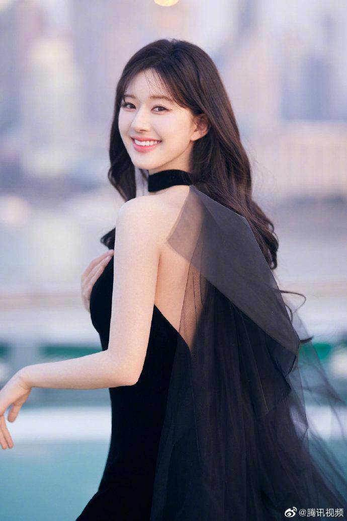 1图:赵露思 杨幂 杨紫 龚俊 王鹤棣 王一博 张艺兴 任嘉伦 蔡徐坤