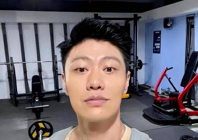 演员赵荀:从不修边幅的大叔爆改到韩系小鲜肉,他是如何做到的?