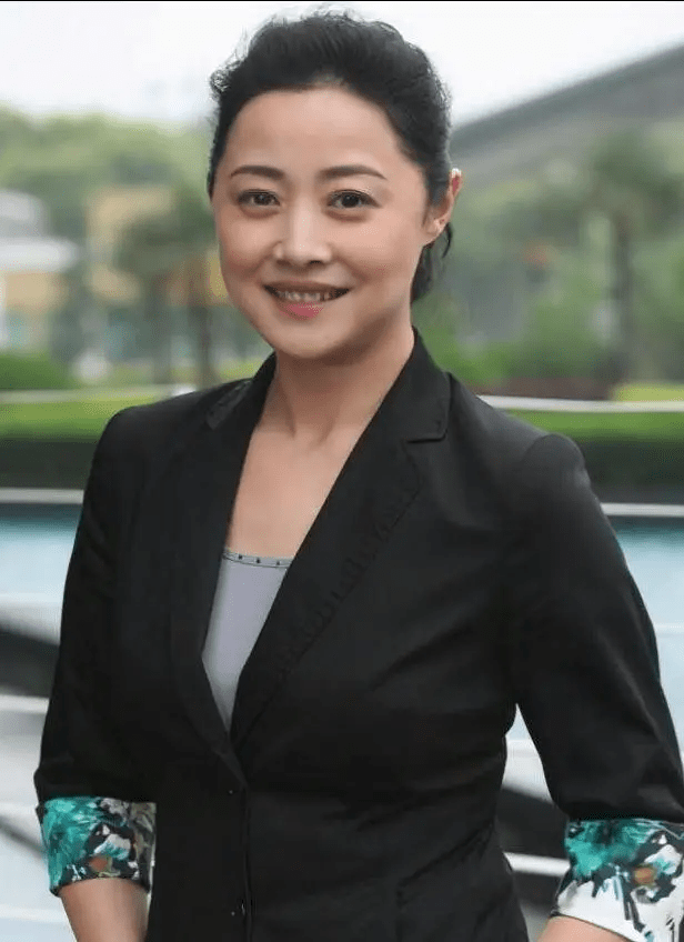 刘蓓:三婚再嫁张健,亲儿子是她的开心果,大明星继子却让她苦恼_艺术