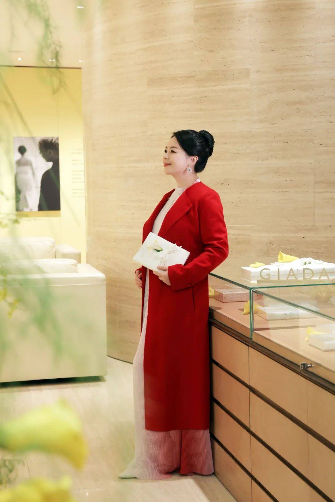 孟晚舟,马斯克妈妈都爱的羊绒大衣,为什么懂行的人都要买?