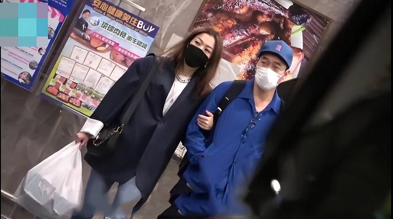 郑秀文病了半年未痊愈,许志安露面回应一脸担忧,首谈黄心颖结婚_康复