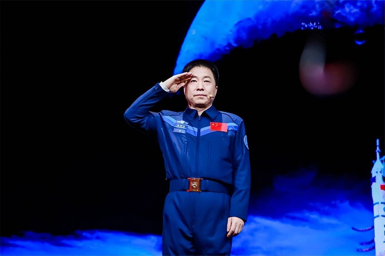 杨利伟在太空听到敲门声,后来谜底终于揭开,多亏他当时沉着冷静_声音