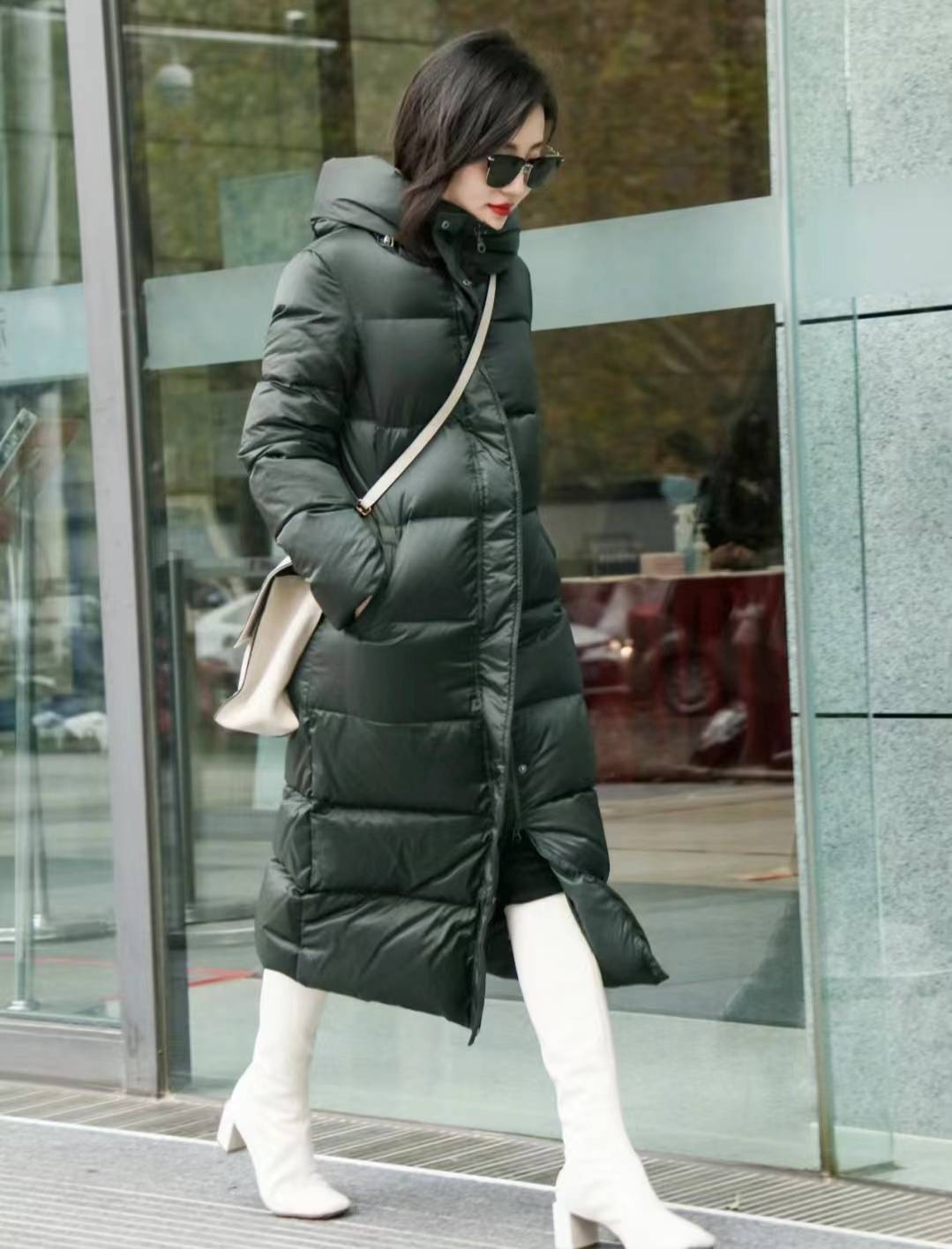 今年冬天流行这7种颜色羽绒服,显白又显年轻,耐脏还不容易过时_米色