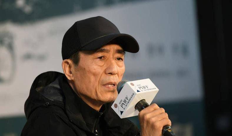 不想为别人而活的张艺谋,却将肖华的人生活成悲剧_父母_北京_心底