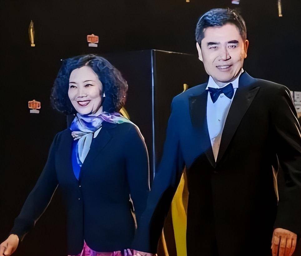 陈宝国携妻走红毯!