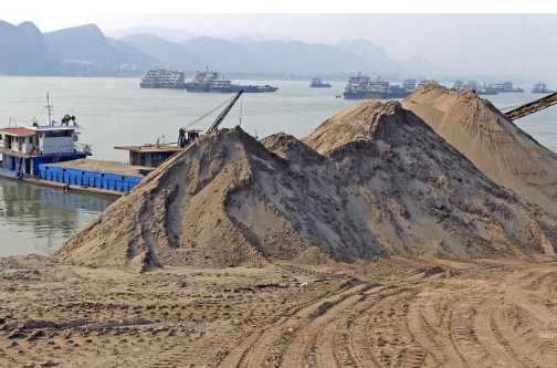 三峡大坝截流20多年，库区淤沙18亿吨，为何不放开让人挖沙？(图25)